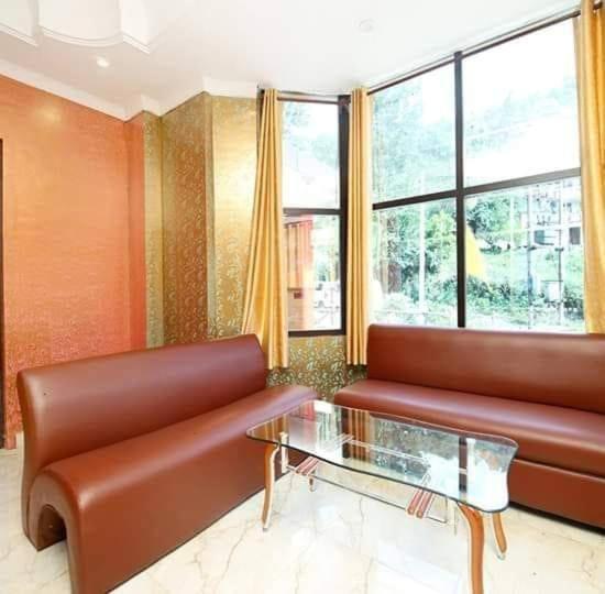 Hotel Alpine View Sarāhan エクステリア 写真
