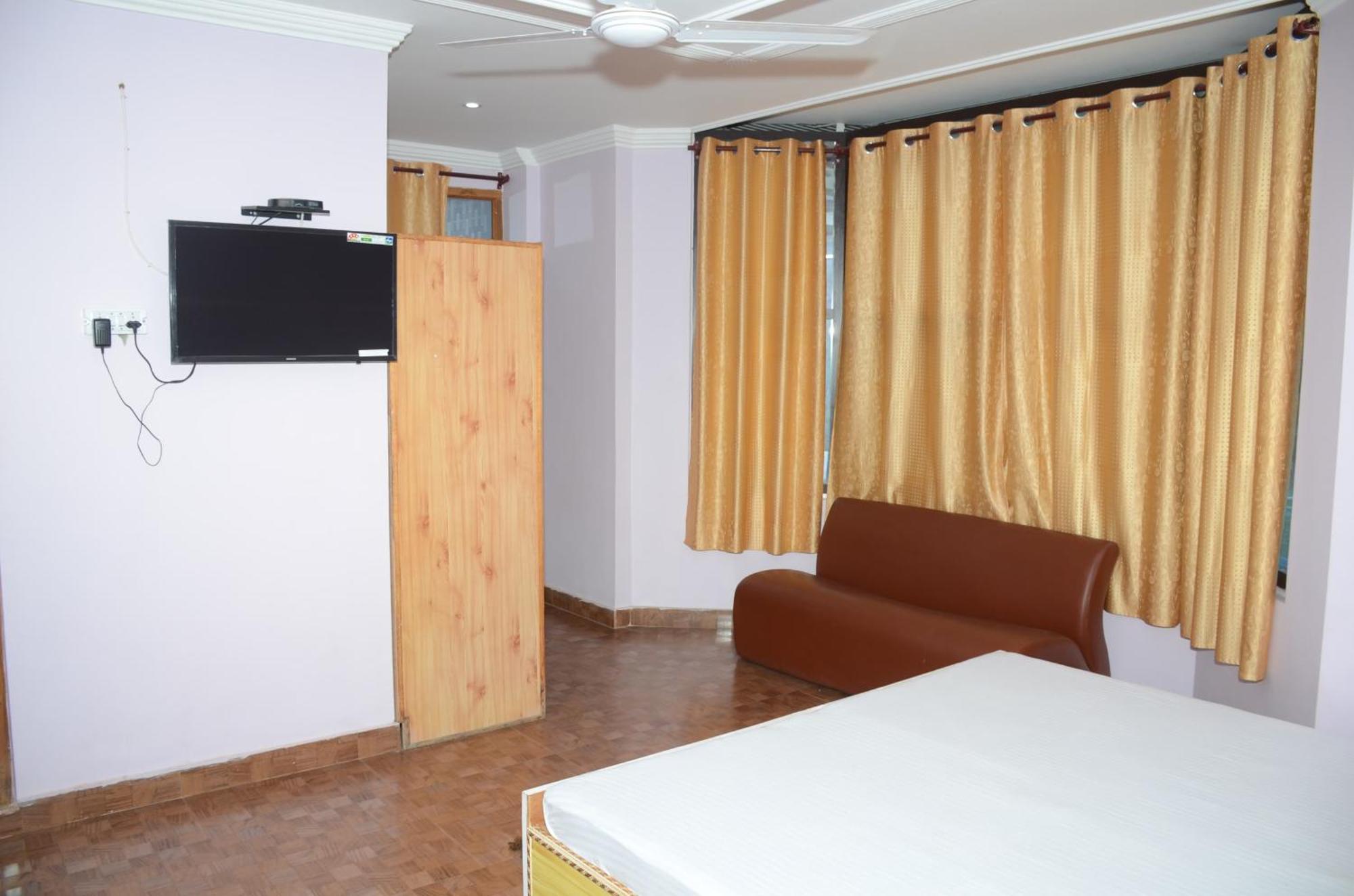 Hotel Alpine View Sarāhan エクステリア 写真