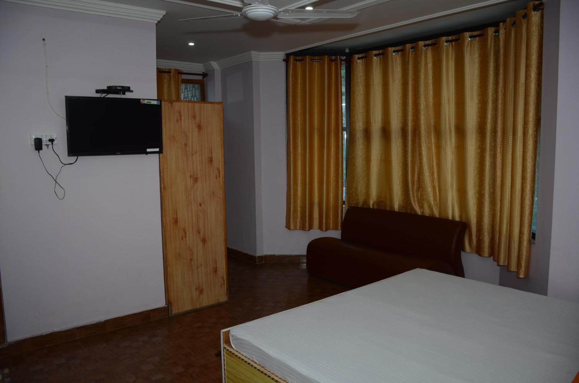 Hotel Alpine View Sarāhan エクステリア 写真